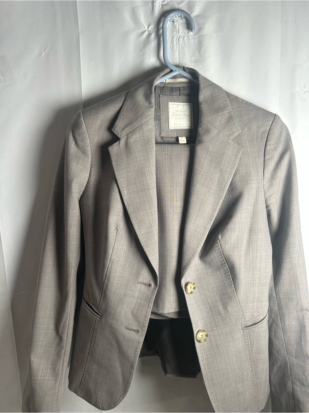 Theory women’s gray travel suit with a tailored silhouette with skirt